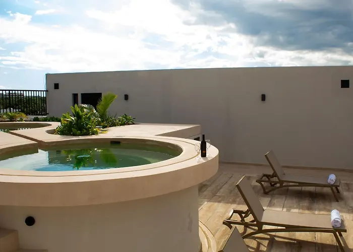 Moonlight Balcony Apartment